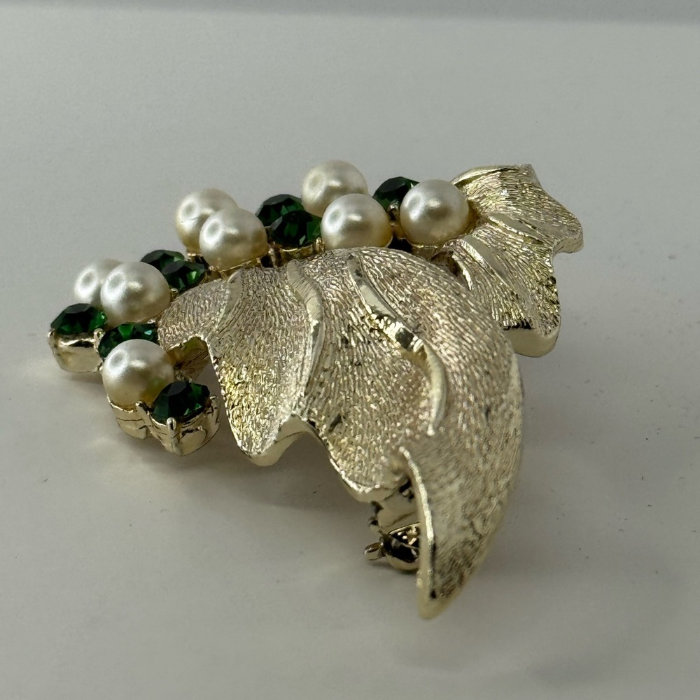 Coro Leaf and pearls green rhinestone Brooch - Picture 7 of 10